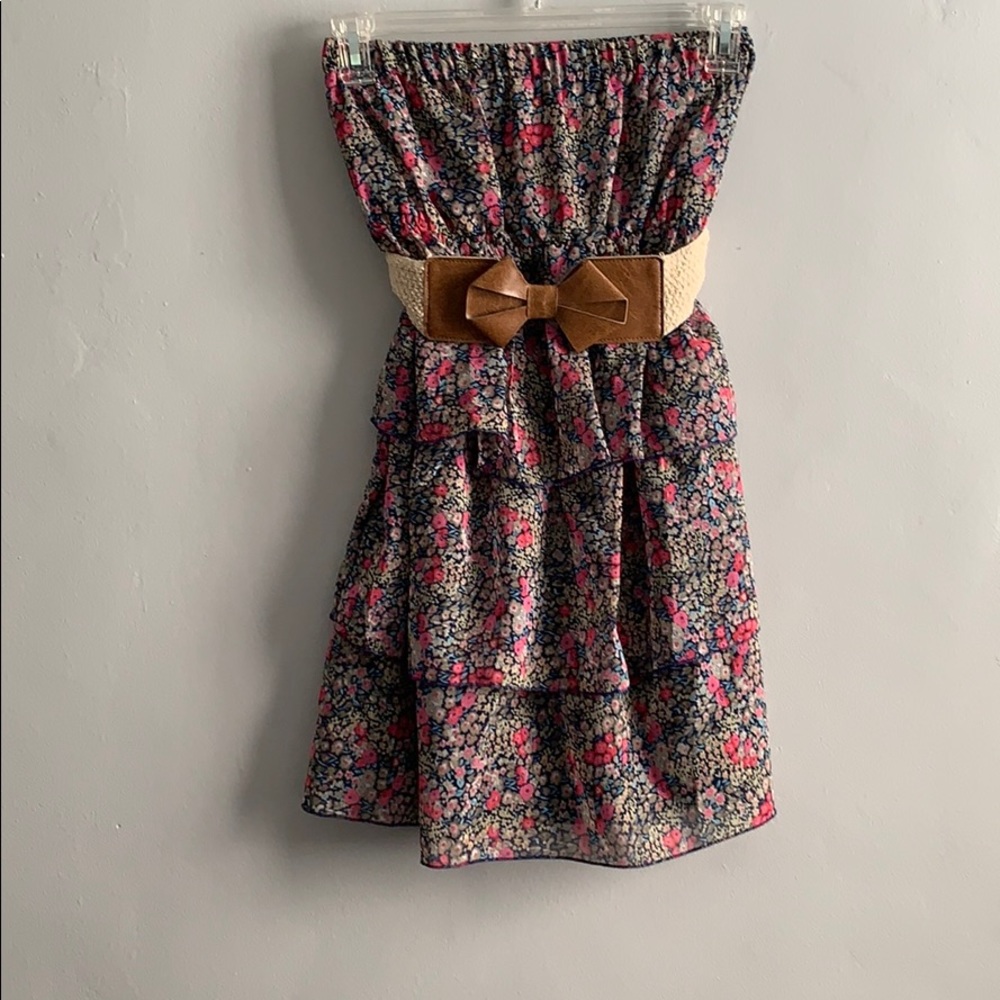 Sleeveless flowered dress